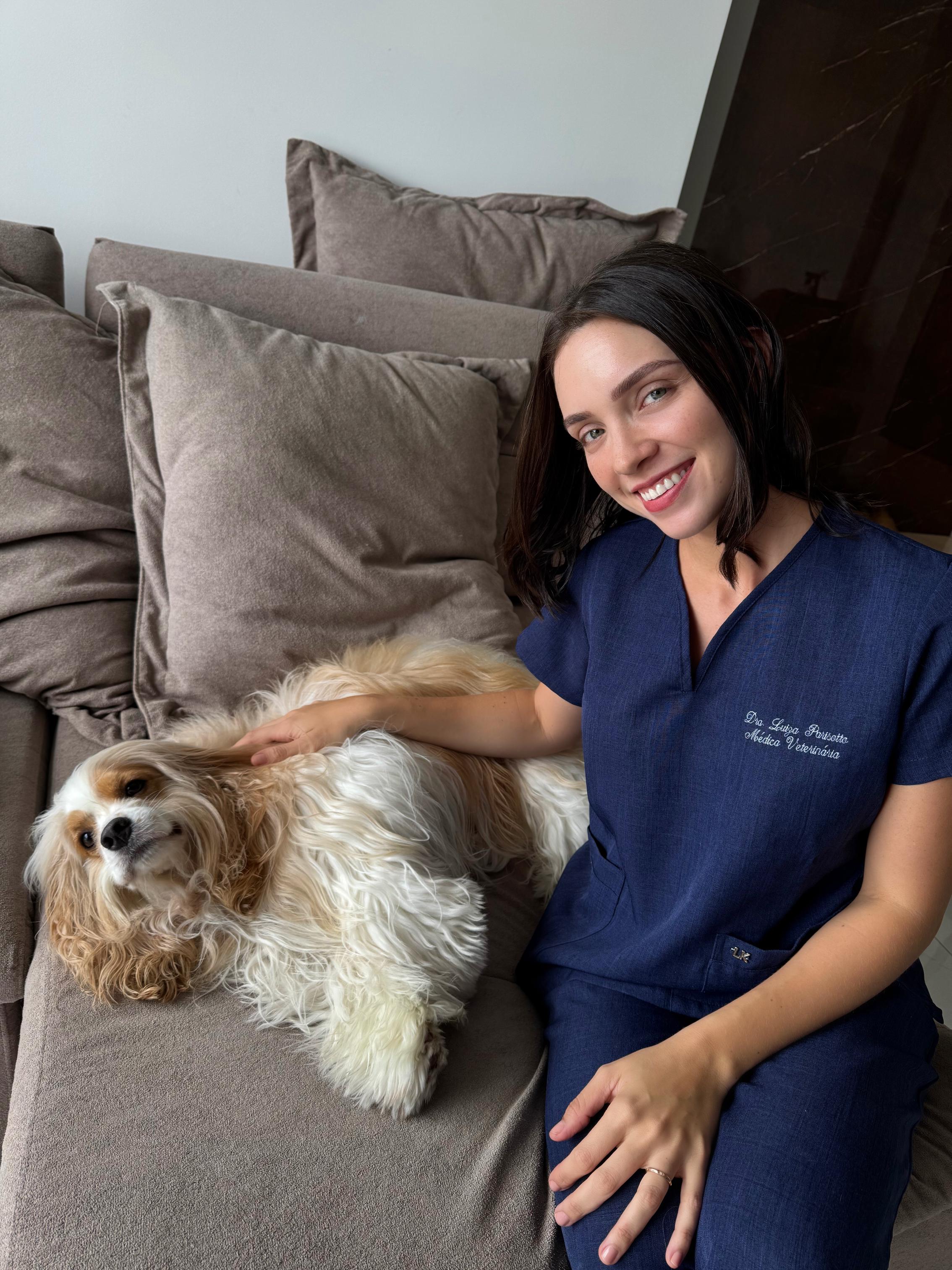 Dra. Luiza Parisotto - Especialista em Dermatologia Veterinária